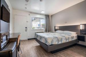 Queen Room room in Motel 6-College Station TX - Bryan