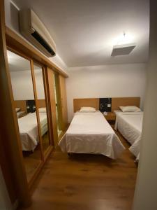 Flat lindo duplo lado Park Ibirapuera Av Paulista com garagem 106