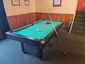 Chateau Backpackers & Motels