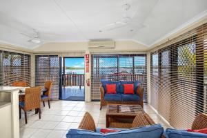 Tin Can Bay Marina Villas