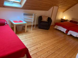 Maisons de vacances Ferme Noemie (Bourg d'Oisans) : photos des chambres