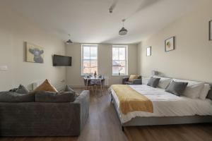 Hereford City Centre - Apartment 6, Isabella House - Modern Apartment In The Heart of The City - Sleeps 4 Guests - Hosted by RENTMYHOUSE