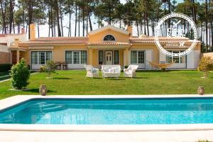  Verdizela Beach & Golf Villa, Pension in Corroios bei Torre da Marinha