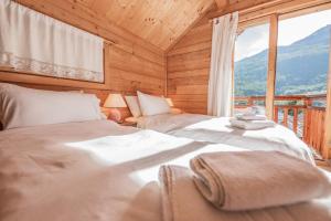 Chalets Chalet Hibou, large chalet with mountain views and close to slopes : photos des chambres