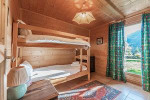 Chalet Hibou, large chalet with mountain views and close to slopes