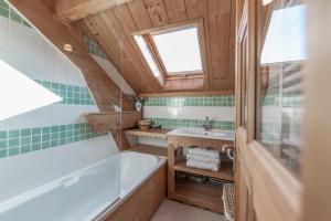 Chalets Chalet Hibou, large chalet with mountain views and close to slopes : photos des chambres