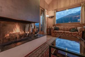 Chalet Hibou, large chalet with mountain views and close to slopes