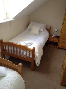 Twin Room with Shared External Bathroom room in Arcadia Guest House