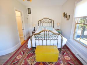 Deluxe Queen Room room in Mill Pond Inn