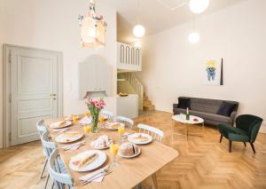 Downtown Designer apartment Karlin