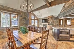 Walk to Lift Luxe Villa with Hot Tub in Copper Mtn