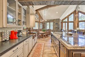 Walk to Lift Luxe Villa with Hot Tub in Copper Mtn