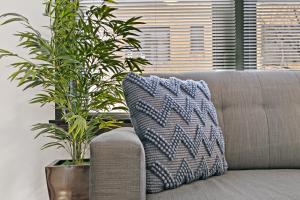 Newly Renovated 1BR Apt in Ideal Location - Belmont E1