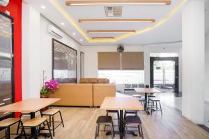 Pondok Indah Guest House by ecommerceloka