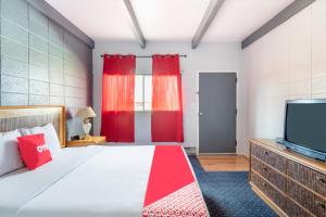 King Room room in OYO Hotel Hanksville UT