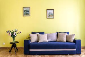 Apartment on Teatralna Street