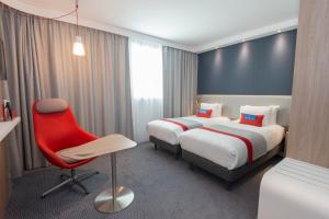 Hotels Holiday Inn Express Paris - Velizy, an IHG Hotel : photos des chambres