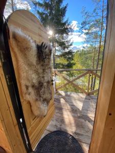 Viking house in the tree! Jacuzzi, Sauna,apkure!