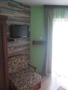 Къща за гости "Там край реката "