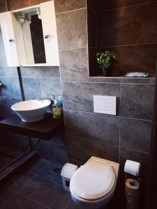 Vivamus Garden Retreat - Studio with Terace & Parking