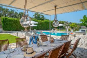 Avlaki Beachfront Villa