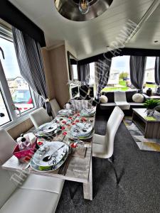 Tattershall Luxury Hot Tub Caravan