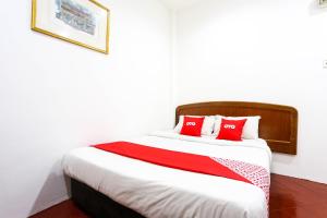 Standard Queen Room room in OYO 89562 Hotel Shalimar