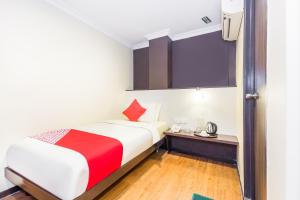 Standard Single Room room in OYO 431 Hotel De Grand Orchard