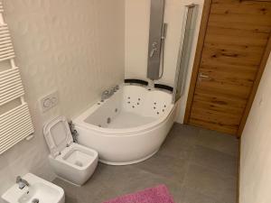 CASA MONTE DI SOPRA jacuzzi & sauna