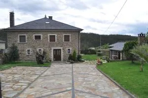 APARTAMENTOS RURALES CASTRO DE VILAOSENDE - Mioú