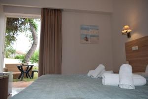 Marzi Beach and Bungalows Korinthia Greece