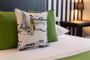 Hotels Hotel Riviera Elysees : photos des chambres