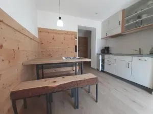 Haus Talblick "Neuräutl" Ferienwohnung 2 - Cirlat