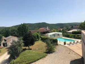 Les Figuiers de Louna - AUBE-SUR-LA-VALLÉE - 135 m2 et terrasse - Cours