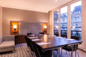 Hotels Crowne Plaza Paris Republique, an IHG Hotel : photos des chambres