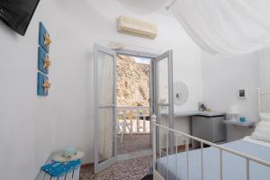 Sagma Rooms Santorini Greece