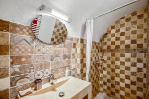 Maisons de vacances Maison de village : photos des chambres