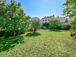 Apartment Damir-3 by Interhome