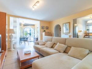 Holiday Home Bonica by Interhome