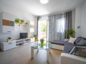 Apartment Judita by Interhome 