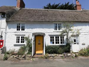 Apple Tree Cottage, BURTON BRADSTOCK