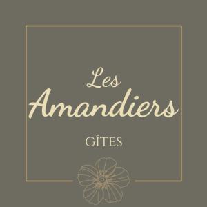 Maisons de vacances Les Amandiers : Maison 2 Chambres