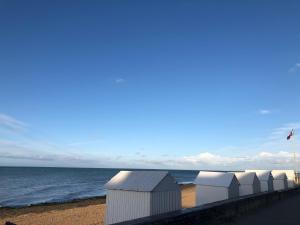 Appartements Le Spot, charmant studio a 200m de la mer : photos des chambres
