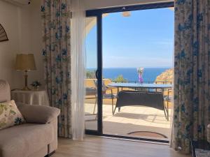 Os Reais - Apt in front of the beach in Centeanes