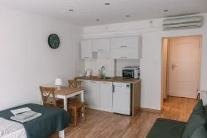 普利兹奥葛洛斯塔洛家庭式酒店 - 弗罗茨瓦夫