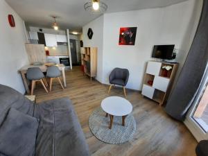 One-Bedroom Apartment (4 Adults) - Avenida d’ Encamp, 27 room in Altissim Apartments
