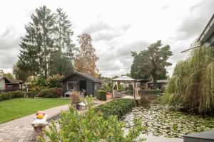 Prachtige chalet Wabi Sabi aan het water!