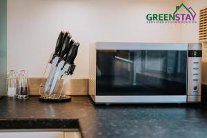 One-Bedroom Apartment room in Clarence Court Newcastle by Greenstay Serviced Accommodation - 1 Bed Apartment Ideal For Business Travellers Essential Workers Relocations - Parking Netflix Wi-Fi