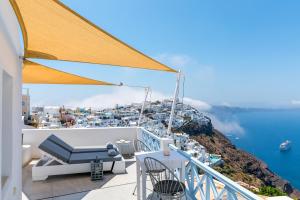 Blue Dolphins Apartments Santorini Greece