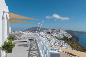 Blue Dolphins Apartments Santorini Greece